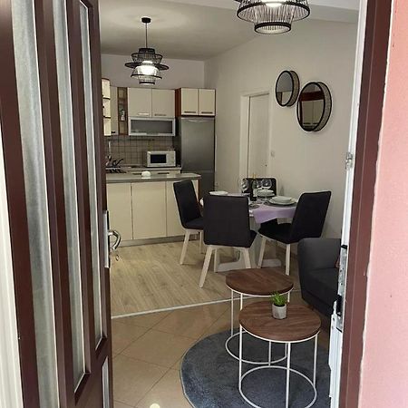 Apartments Lovro ロヴラン エクステリア 写真