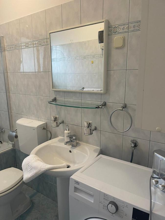 Apartments Lovro ロヴラン エクステリア 写真