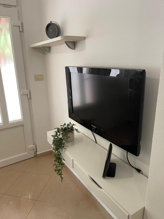Apartments Lovro ロヴラン エクステリア 写真