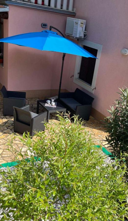 Apartments Lovro ロヴラン エクステリア 写真